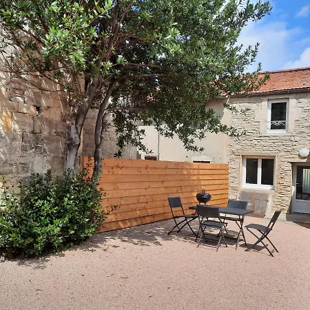 Maison De Charme Et Confort Gannat Exterior photo